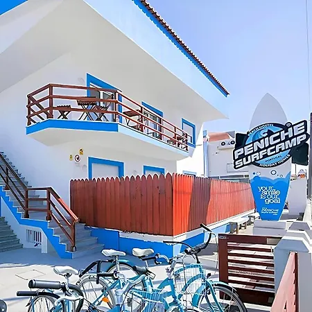 מלון Peniche Surfcamp פרל