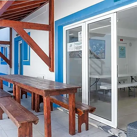 מלון Peniche Surfcamp